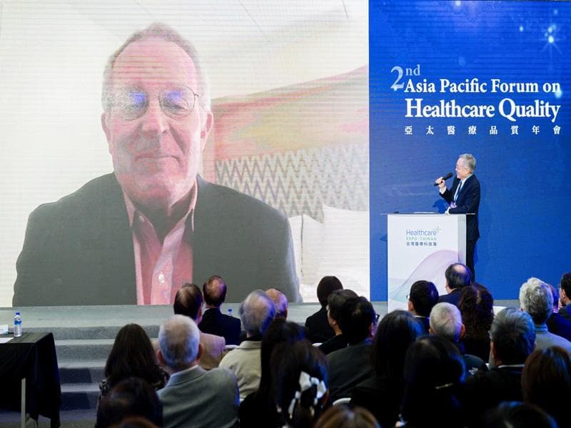 https://api2.snq.org.tw/storage/insights/david-bates-at-snq-conference.jpg